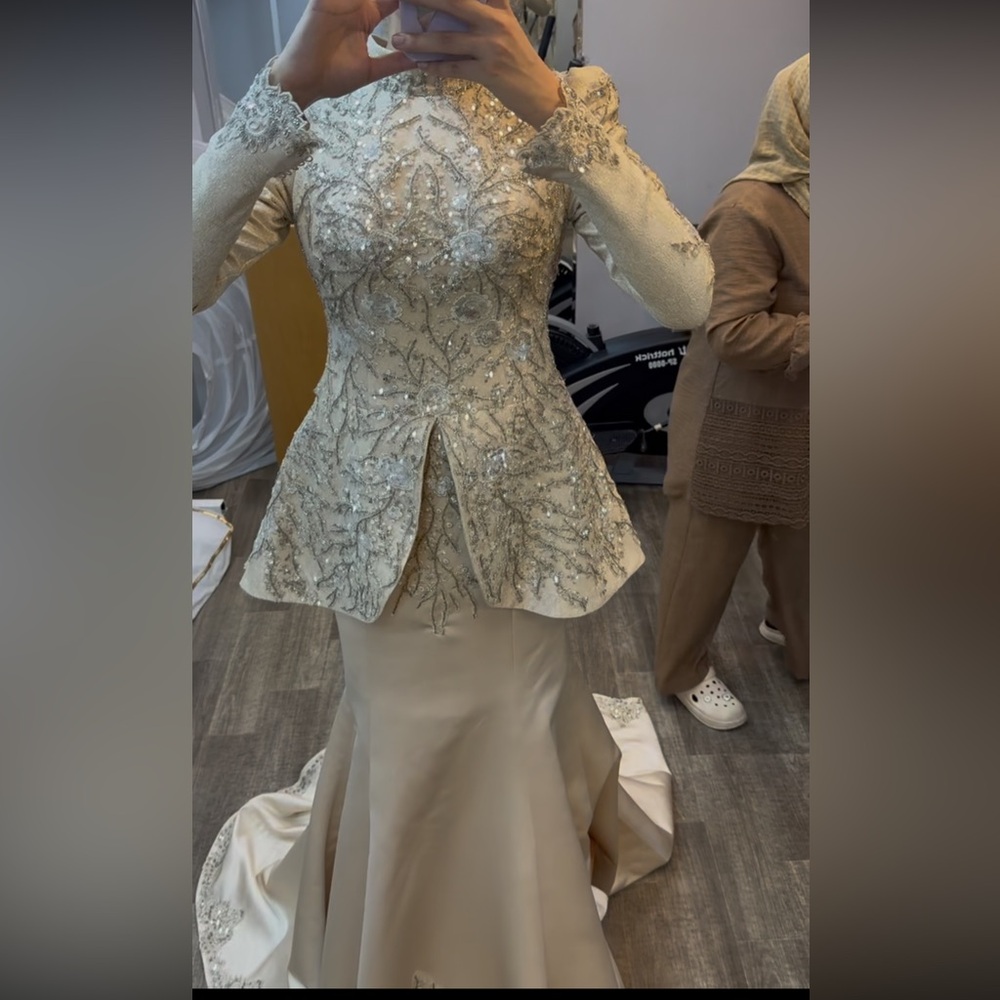 Elegant Beaded Peplum Evening Dress in Champagne/Gold